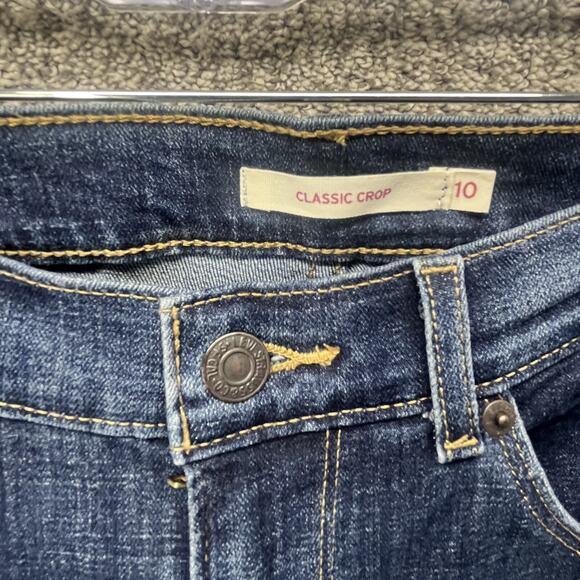 Levis Mid Rise Classic Crop Jeans Womens 10 Blue Denim Med Wash Casual EUC! - Picture 2 of 16